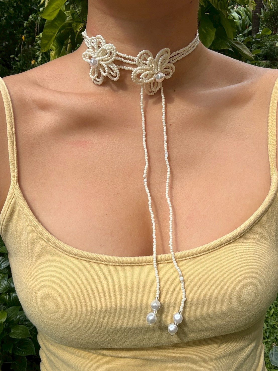 White Daisy Beaded Flower Necklace