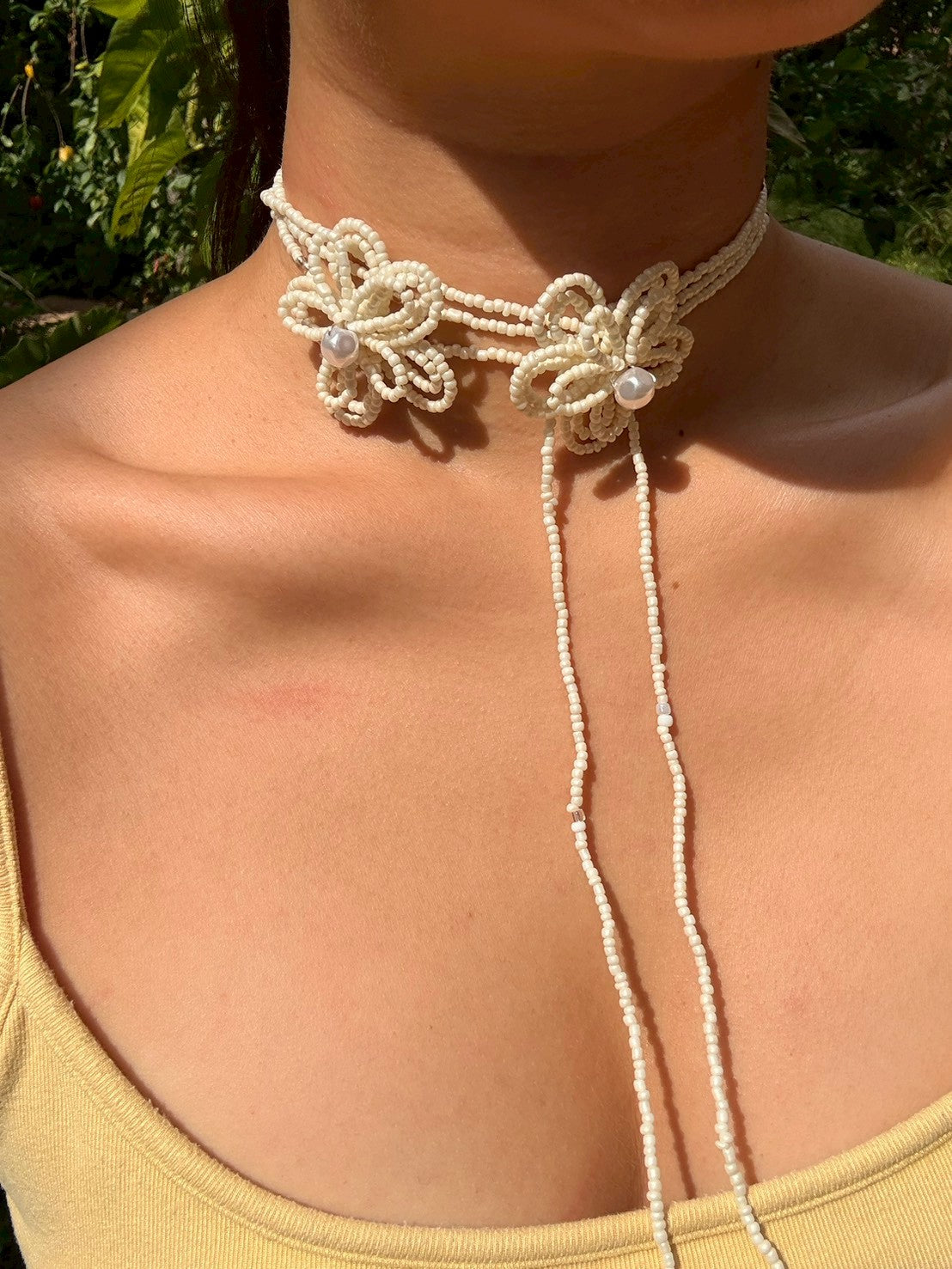 White Daisy Beaded Flower Necklace