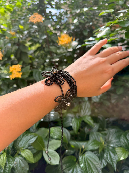 Black Daisy Beaded Flower Necklace